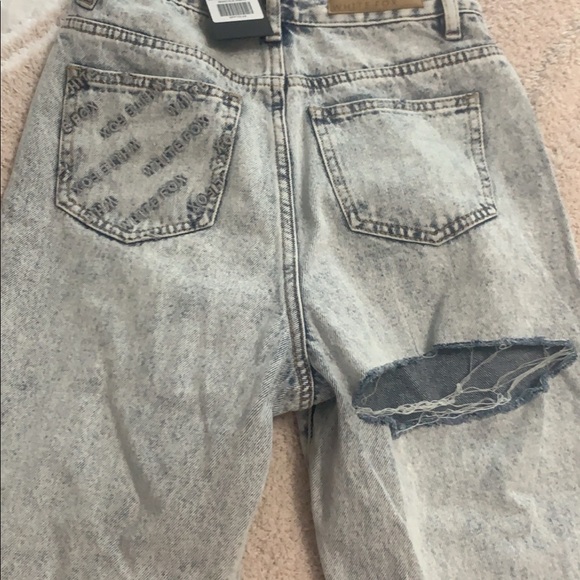 Brand new White Fox Boutique jeans- tags still on - Picture 3 of 3